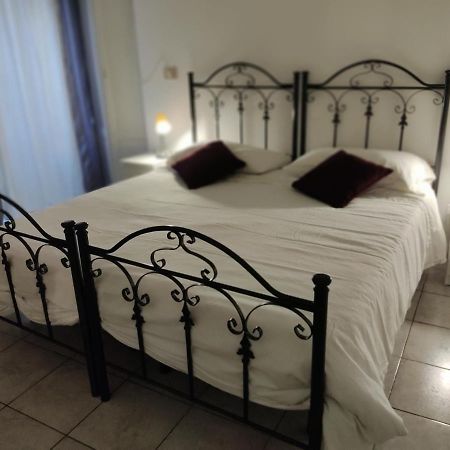 Crispi Accomodation B&B 卡塔尼亚 外观 照片
