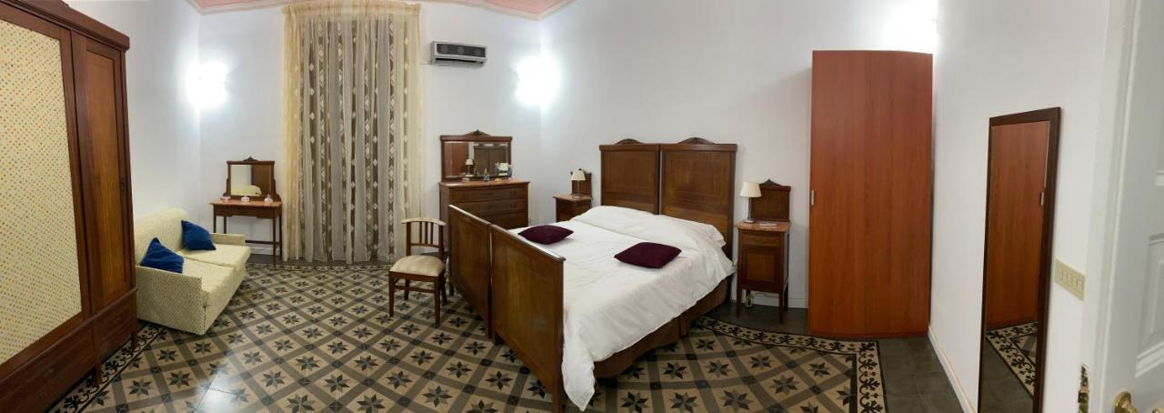 Crispi Accomodation B&B 卡塔尼亚 外观 照片