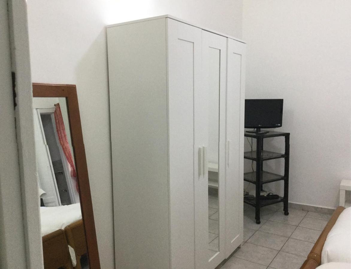 Crispi Accomodation B&B 卡塔尼亚 外观 照片