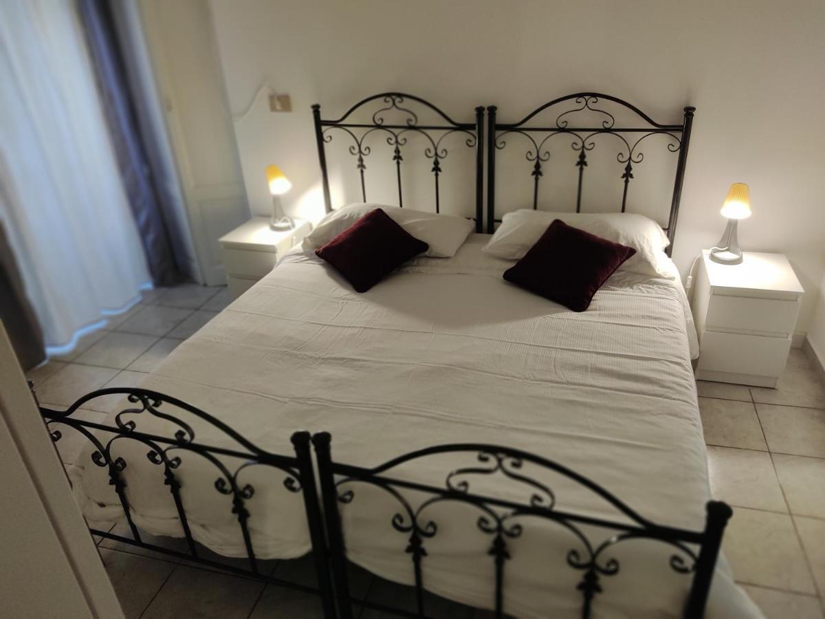 Crispi Accomodation B&B 卡塔尼亚 外观 照片